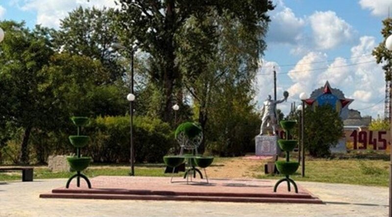 В поселке Ивот Дятьковского района завершено благоустройство сквера «Победы»