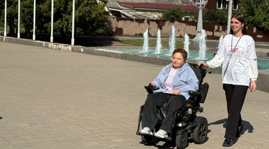 В дни досрочного голосования волонтёры помогали нуждающимся