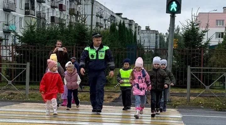 Сотрудники жуковской Госавтоинспекции рассказали детям о безопасности на дорогах