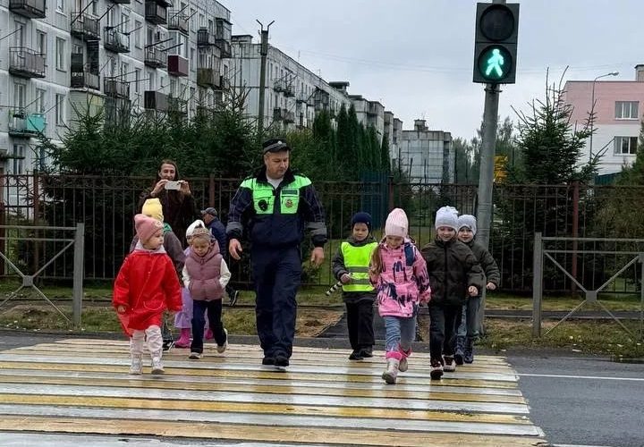 Сотрудники жуковской Госавтоинспекции рассказали детям о безопасности на дорогах