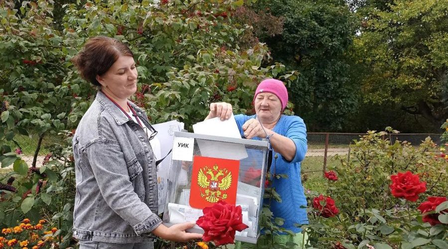 В Жуковском округе продолжается голосование вне избирательных участков