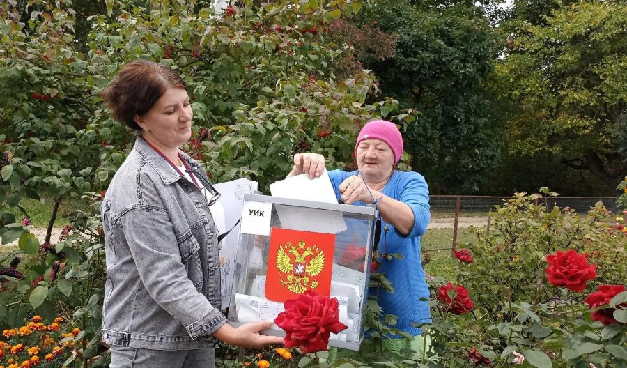 В Жуковском округе продолжается голосование вне избирательных участков