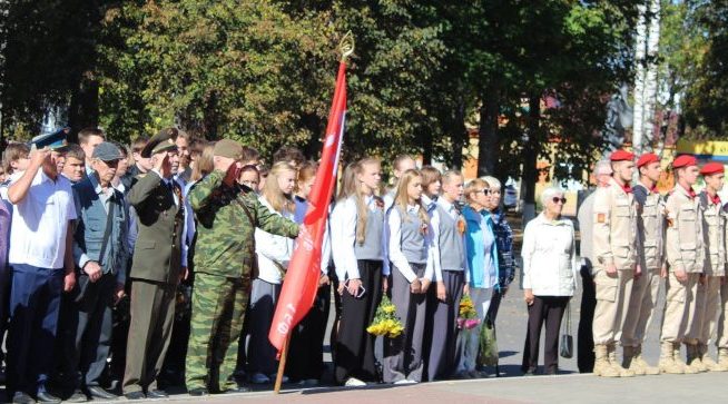 В Жуковке состоялся торжественный митинг в честь 83 — й годовщины освобождения Брянщины