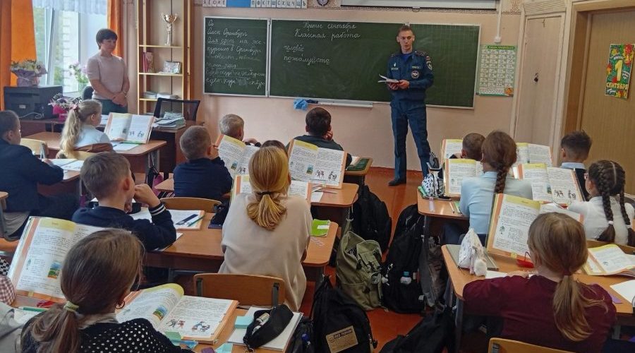 В Жуковской СОШ №2 прошёл урок безопасности