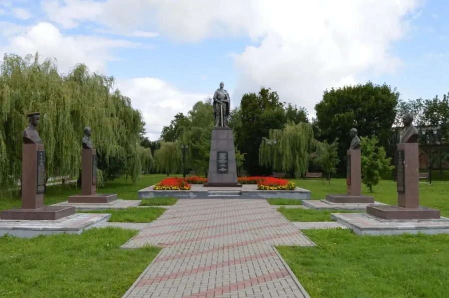 25 сентября 1943 года был освобождён Новозыбков