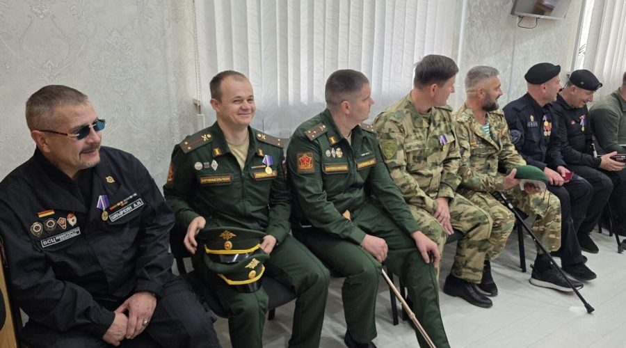 В Брянске наградили мужественных защитников Родины