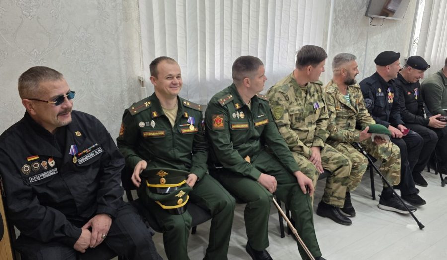 В Брянске наградили мужественных защитников Родины