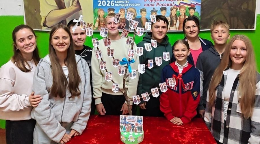 В Речице появилось Дерево единства