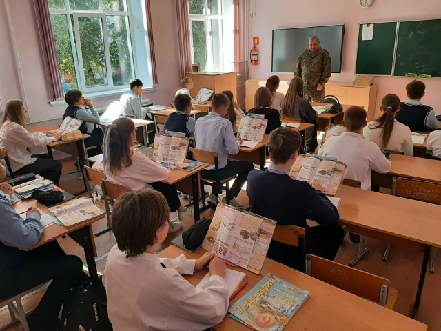 Жуковским школьникам рассказали об одном из старейших военных учебных заведений