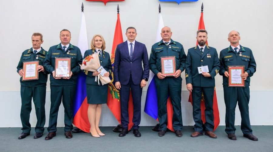 Сотрудник Жуковского лесничества награжден Почетной грамотой