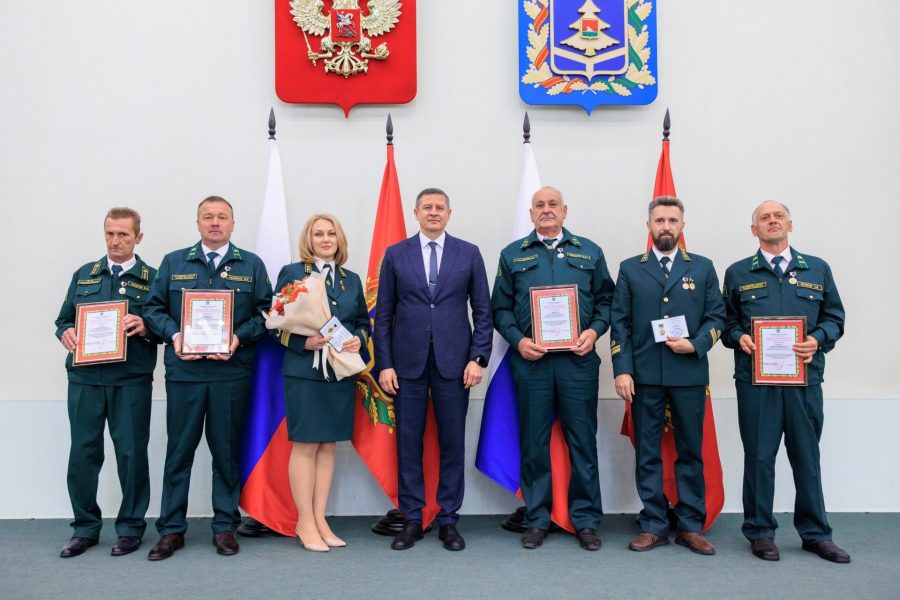 Сотрудник Жуковского лесничества награжден Почетной грамотой