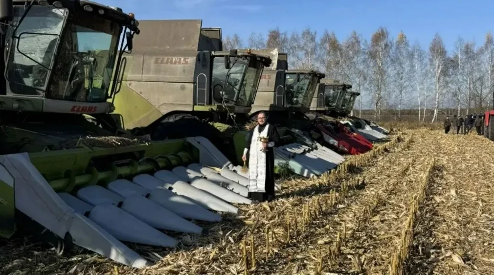 В Навлинском районе прошло богослужение на сельхозугодьях