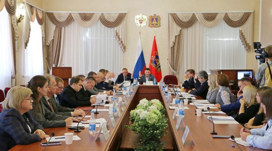 В Брянске прошло заседание комитета по экономической политике