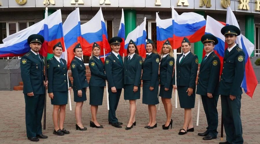Егор Ковальчук поздравил брянских таможенников