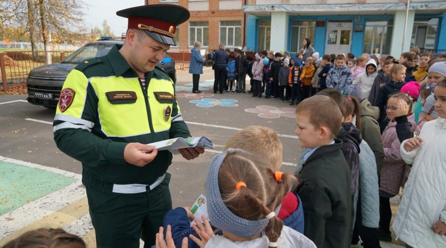 Росгвардейцы провели для школьников урок по безопасности дорожного движения