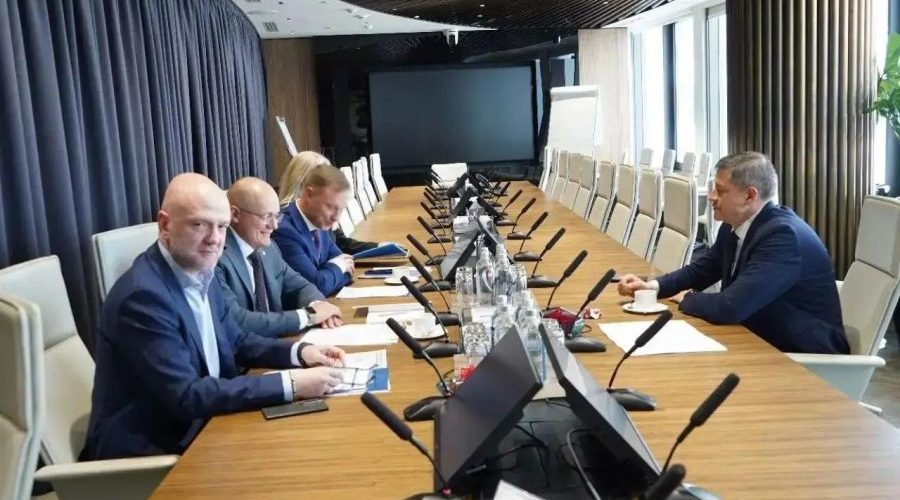 В Брянске прошла рабочая встреча с представителями руководства Газпромбанка.