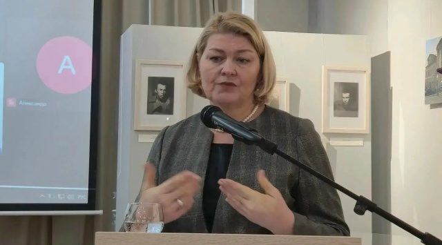 Директор музея-заповедника «Овстуг» выступила на научных чтениях