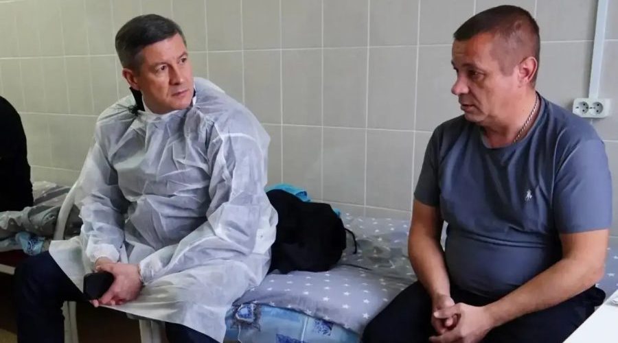 Егор Ковальчук навестил пострадавших в результате атаки украинских террористов