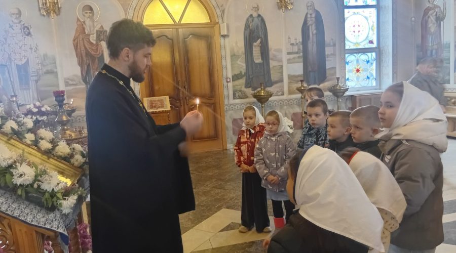Ученики первой школы побывали на экскурсии в храме